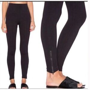 Spanx Black Seamless Zipper Ankle Legging Size 1X